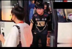 篮球网红女朋友爆料视频,揭秘球场背后的爱情故事